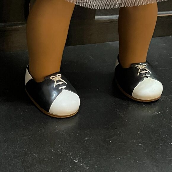 American Girl Doll 18” My American Girl 2011 Brunette Curly Hair Hazel Eyes - Picture 3 of 7